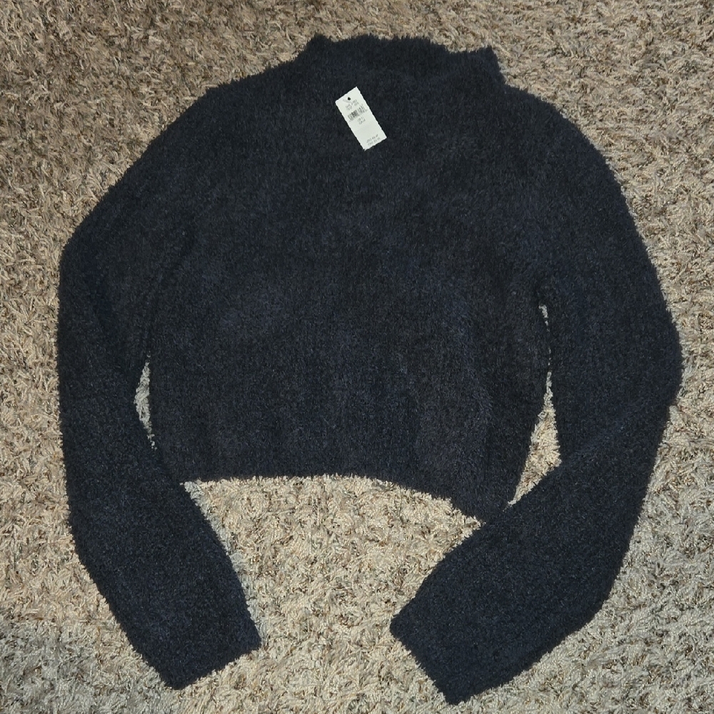 aerie Black Fuzzy Cropped Crewneck Sweater